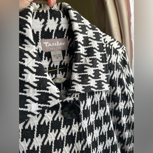 COPY - Beautiful houndstooth jacket/coat NWT! - Picture 9 of 10